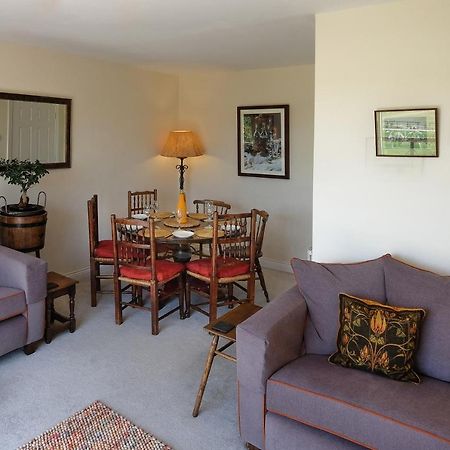 47 Wetherby Way, 3 Bedrooms, Sleeps 6, Easy Walk To Town, Parking, Self Catering, Great View Стратфорд-апон-Эйвон Экстерьер фото