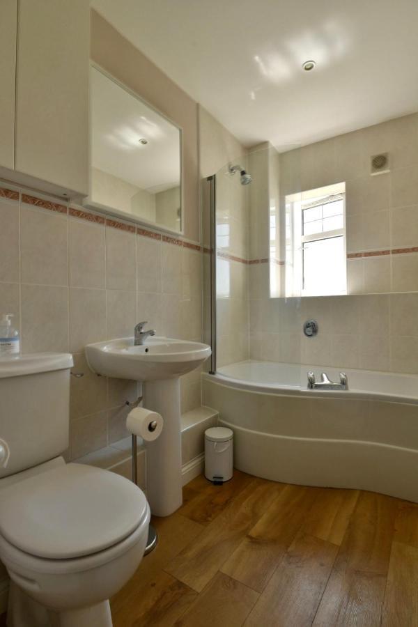 47 Wetherby Way, 3 Bedrooms, Sleeps 6, Easy Walk To Town, Parking, Self Catering, Great View Стратфорд-апон-Эйвон Экстерьер фото