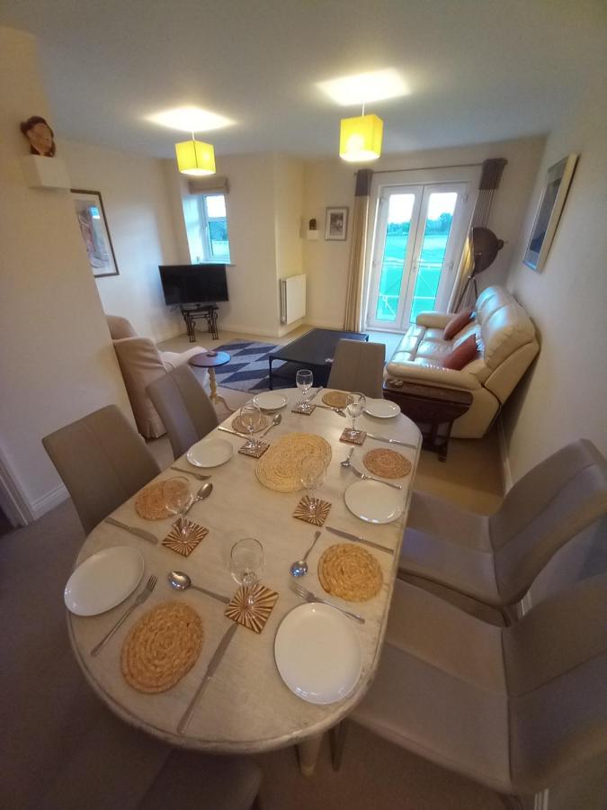 47 Wetherby Way, 3 Bedrooms, Sleeps 6, Easy Walk To Town, Parking, Self Catering, Great View Стратфорд-апон-Эйвон Экстерьер фото